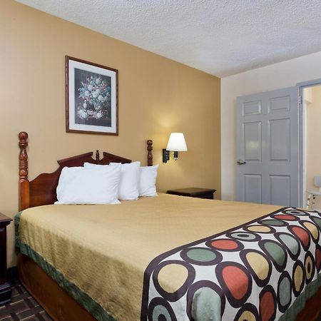 Super 8 By Wyndham Franklin Hwy 31 Hotel Exterior photo
