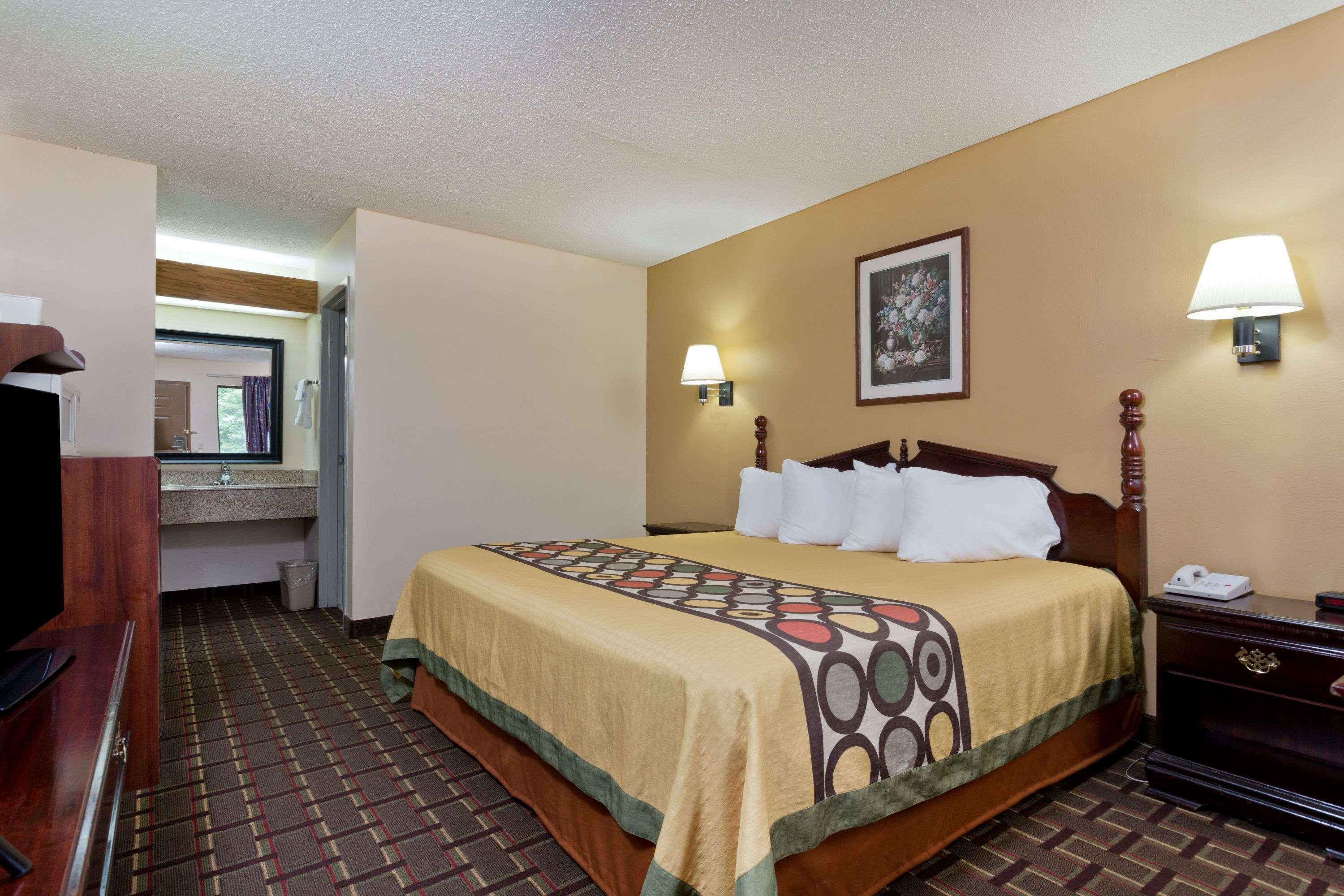 Super 8 By Wyndham Franklin Hwy 31 Hotel Exterior photo