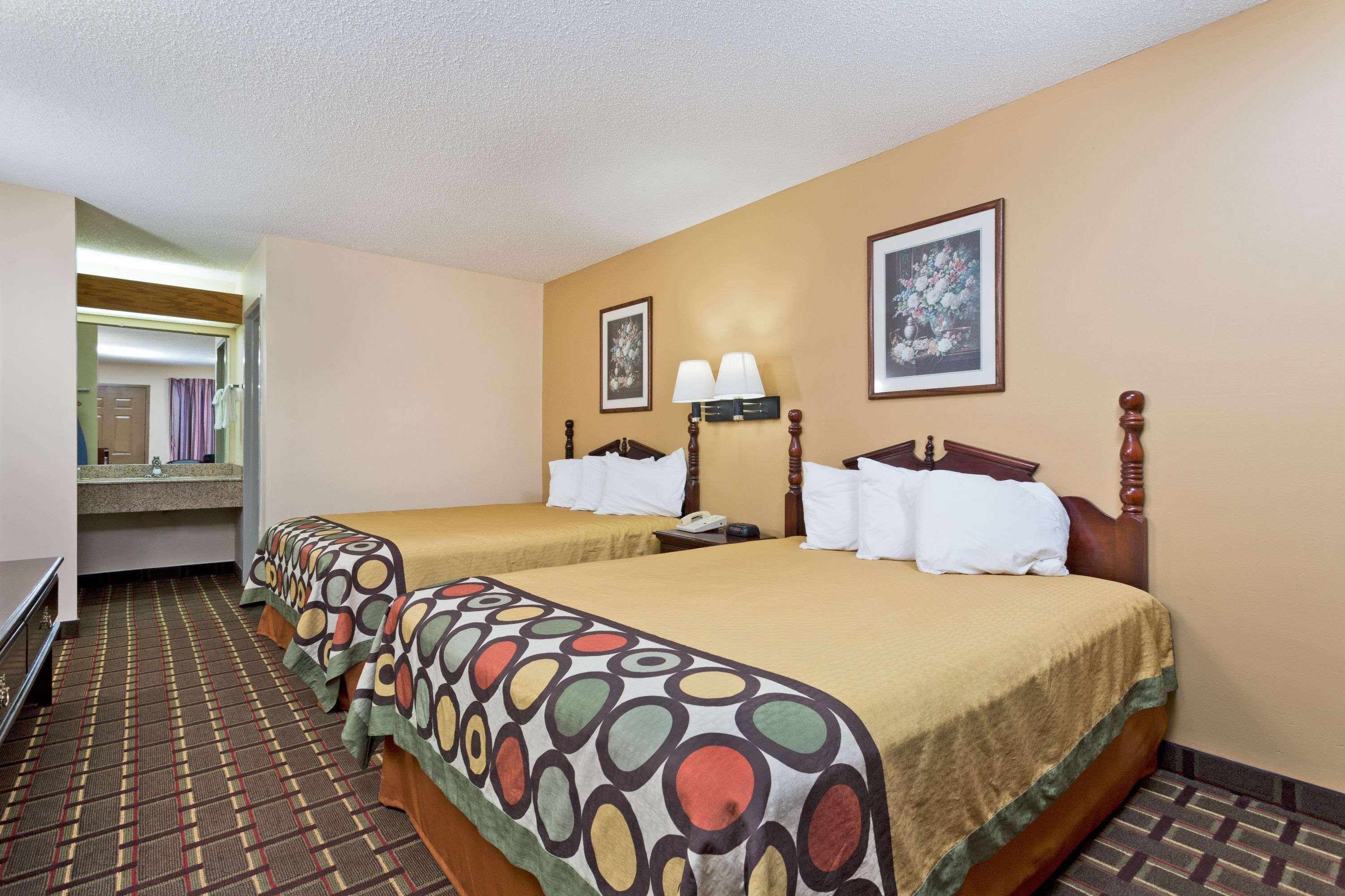 Super 8 By Wyndham Franklin Hwy 31 Hotel Exterior photo