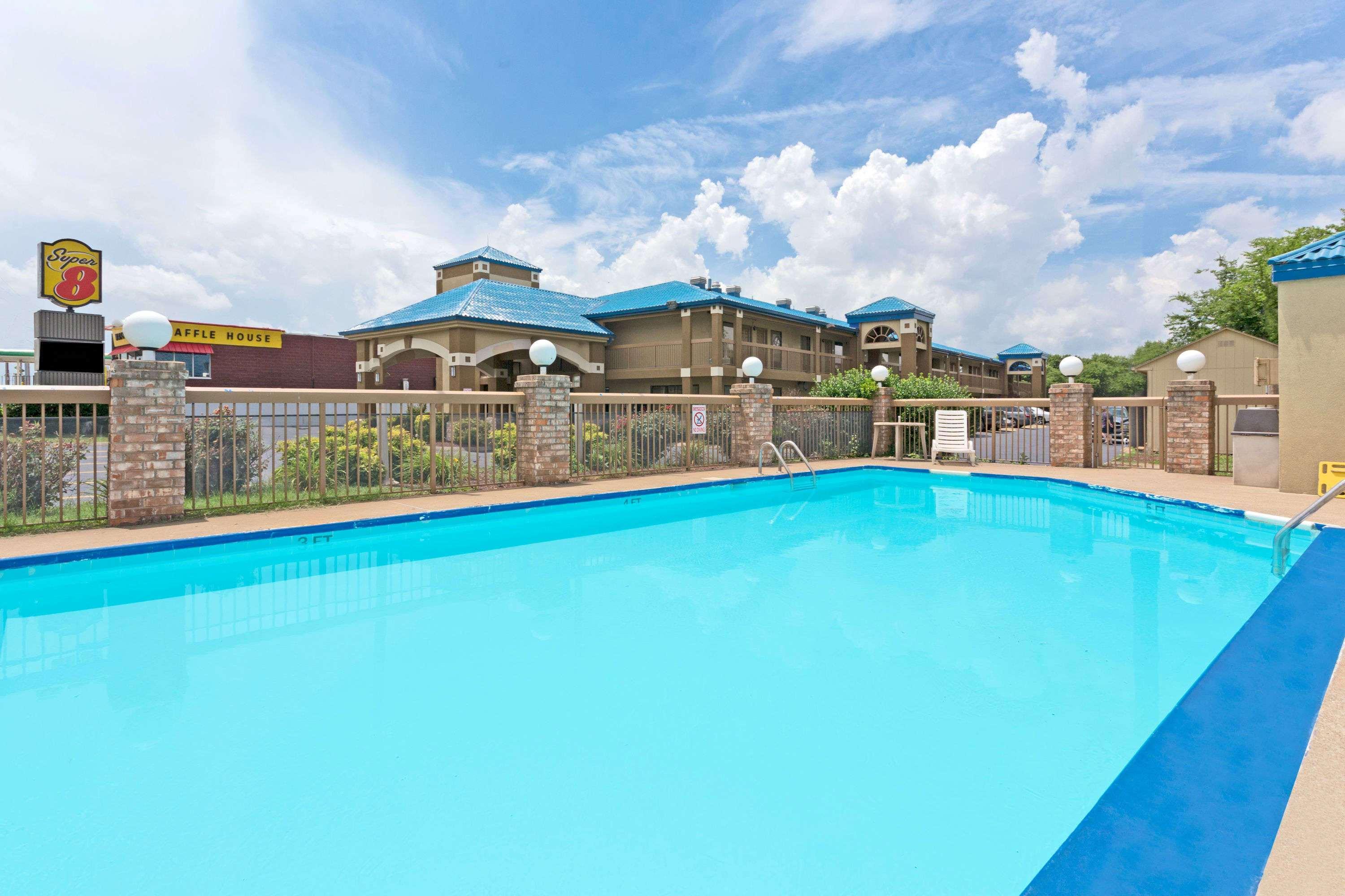 Super 8 By Wyndham Franklin Hwy 31 Hotel Exterior photo